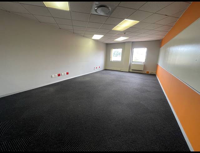 542M² OFFICE TO LET IN PARKTOWN